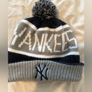 Yankees snow beanie
